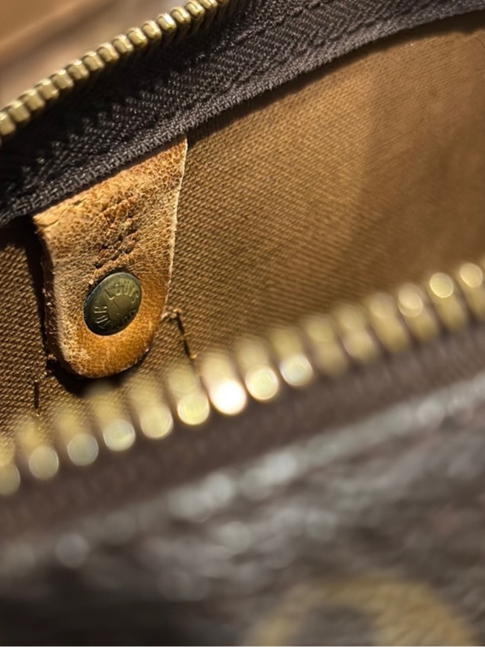 Louis Vuitton Monogram Speedy 30 Handbag - Picture 12 of 13
